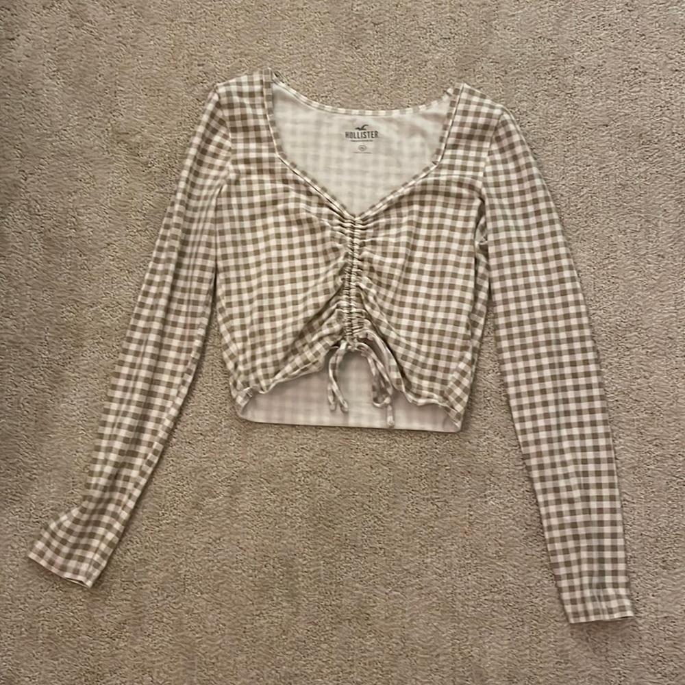 Very cute cropped shirt from Hollister